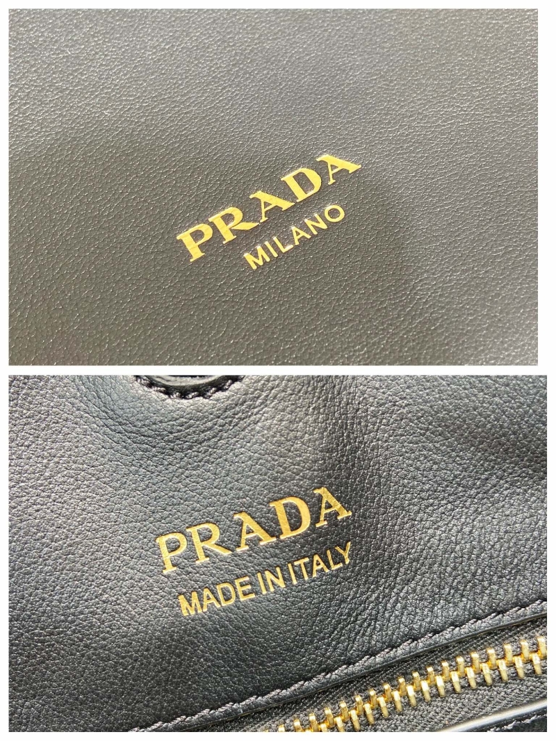 Pra*a tote bags